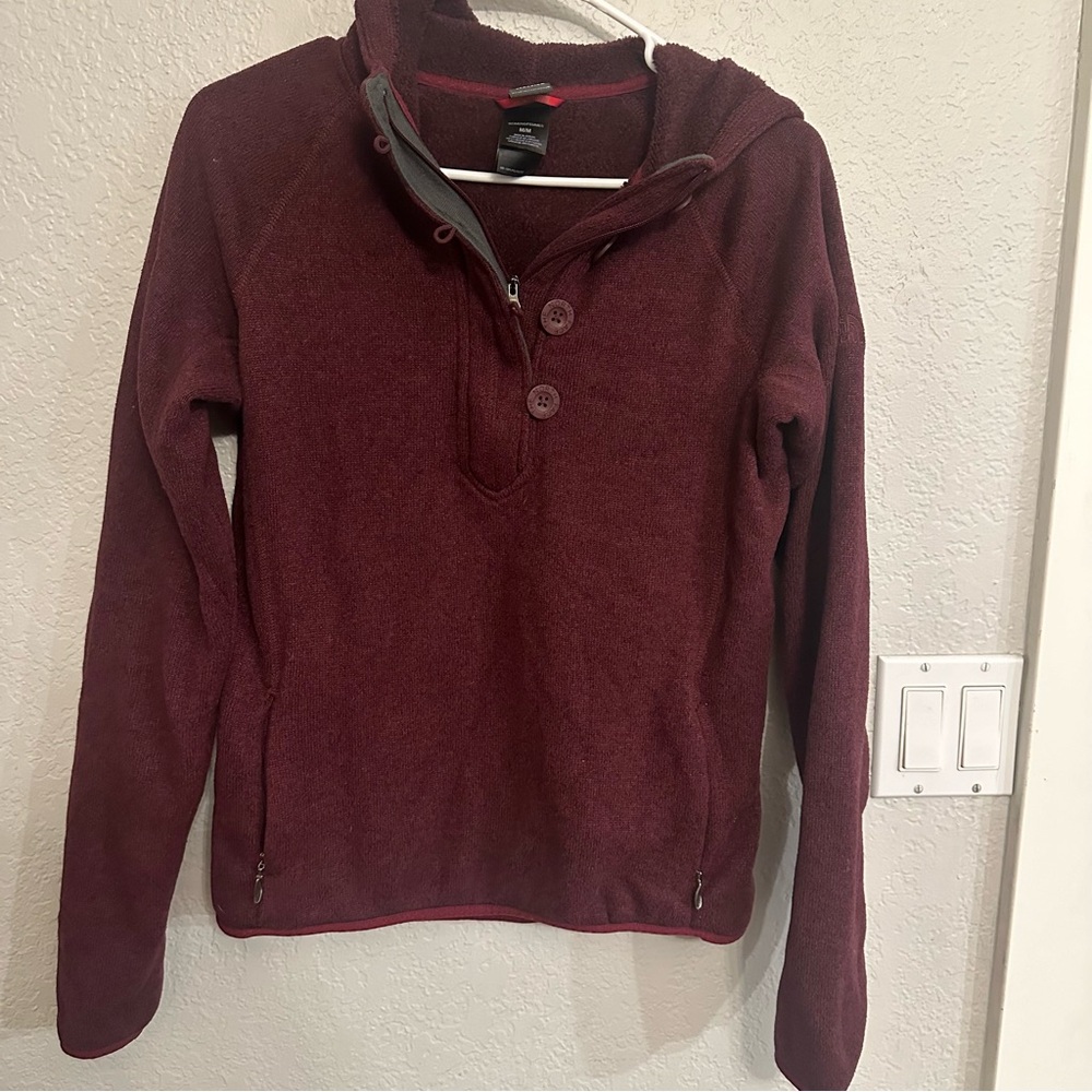 The North Face Crescent Sunshine Knit Hoodie
Quarter Zip Button Front Burgundy M